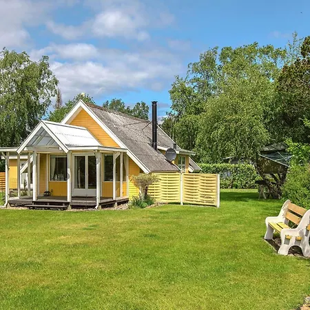 Seaside Serenity In Hummingen-by Traum Dannemare